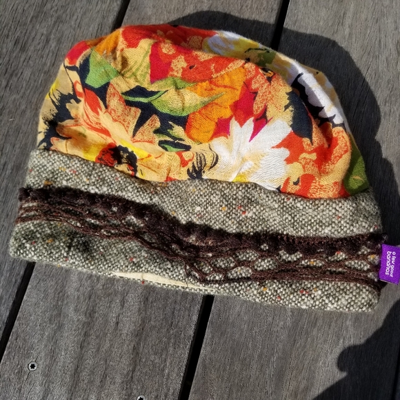 A Few Good Bananas Wool Hat Women's Artwear USA Upcycled Wearable Art OOAK - Picture 16 of 16